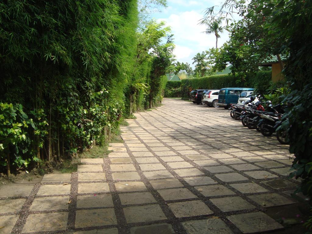 Bali Emerald Villa *